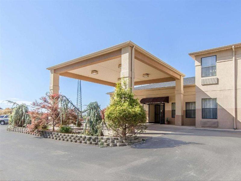 Quality Inn & Suites Rosemount Bagian luar foto