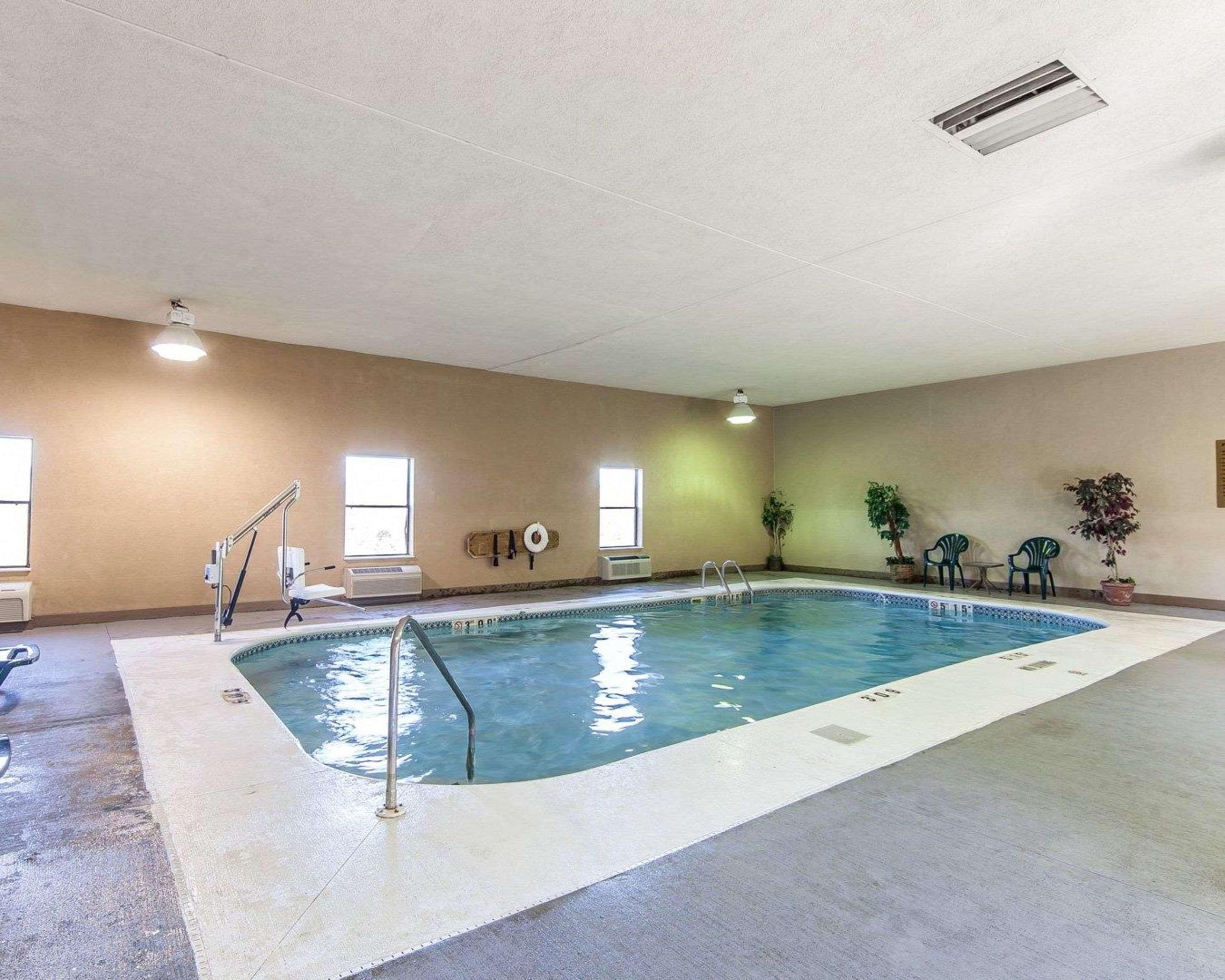 Quality Inn & Suites Rosemount Bagian luar foto