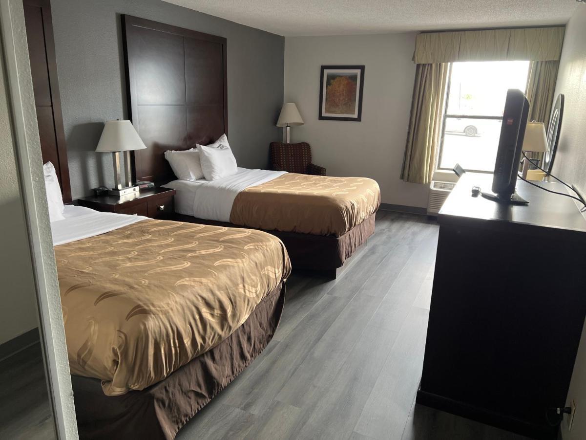 Quality Inn & Suites Rosemount Bagian luar foto