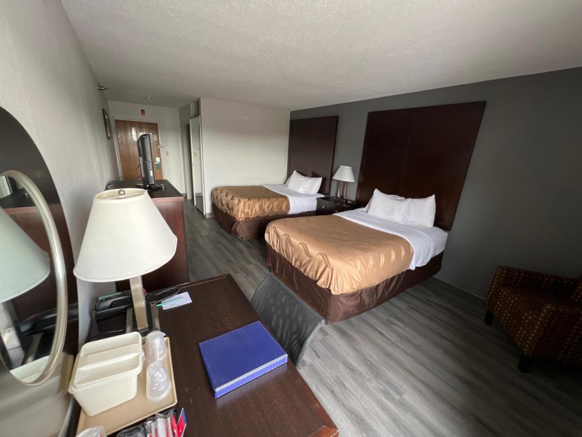 Quality Inn & Suites Rosemount Bagian luar foto