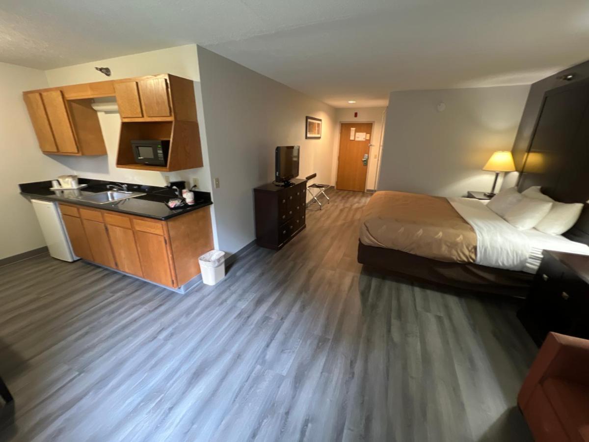 Quality Inn & Suites Rosemount Bagian luar foto