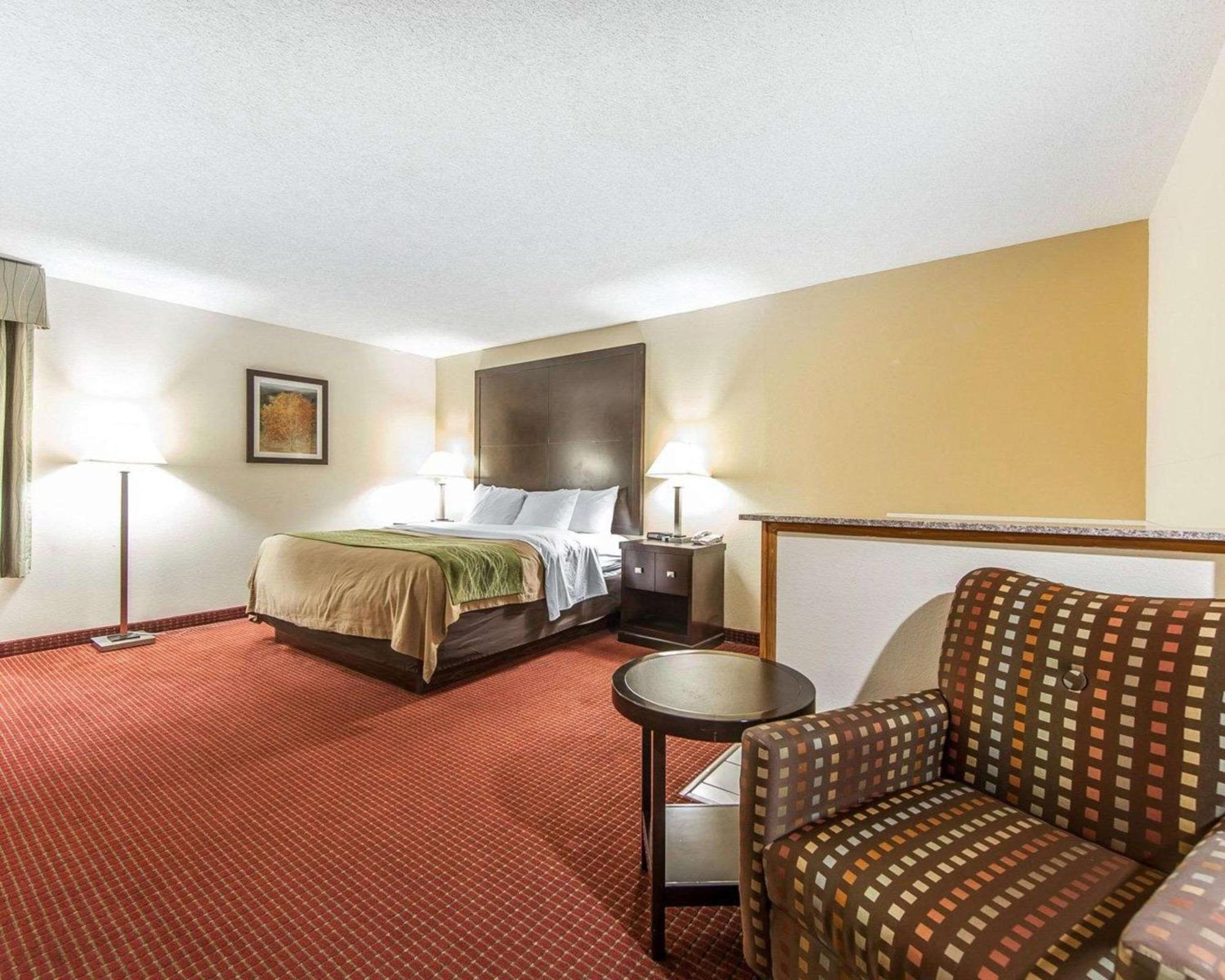 Quality Inn & Suites Rosemount Bagian luar foto