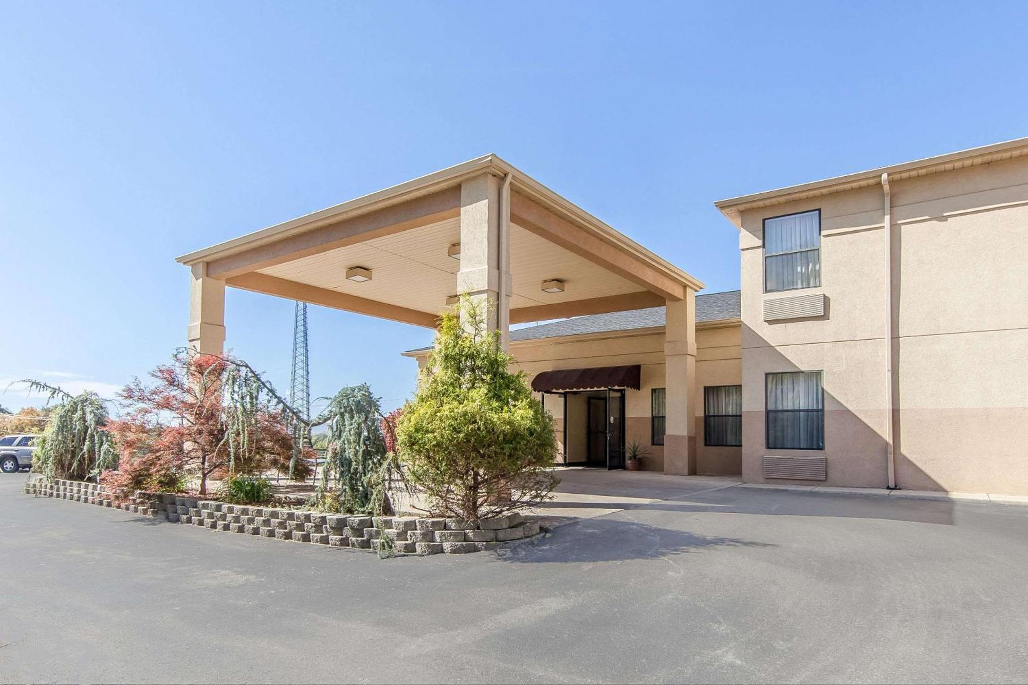 Quality Inn & Suites Rosemount Bagian luar foto