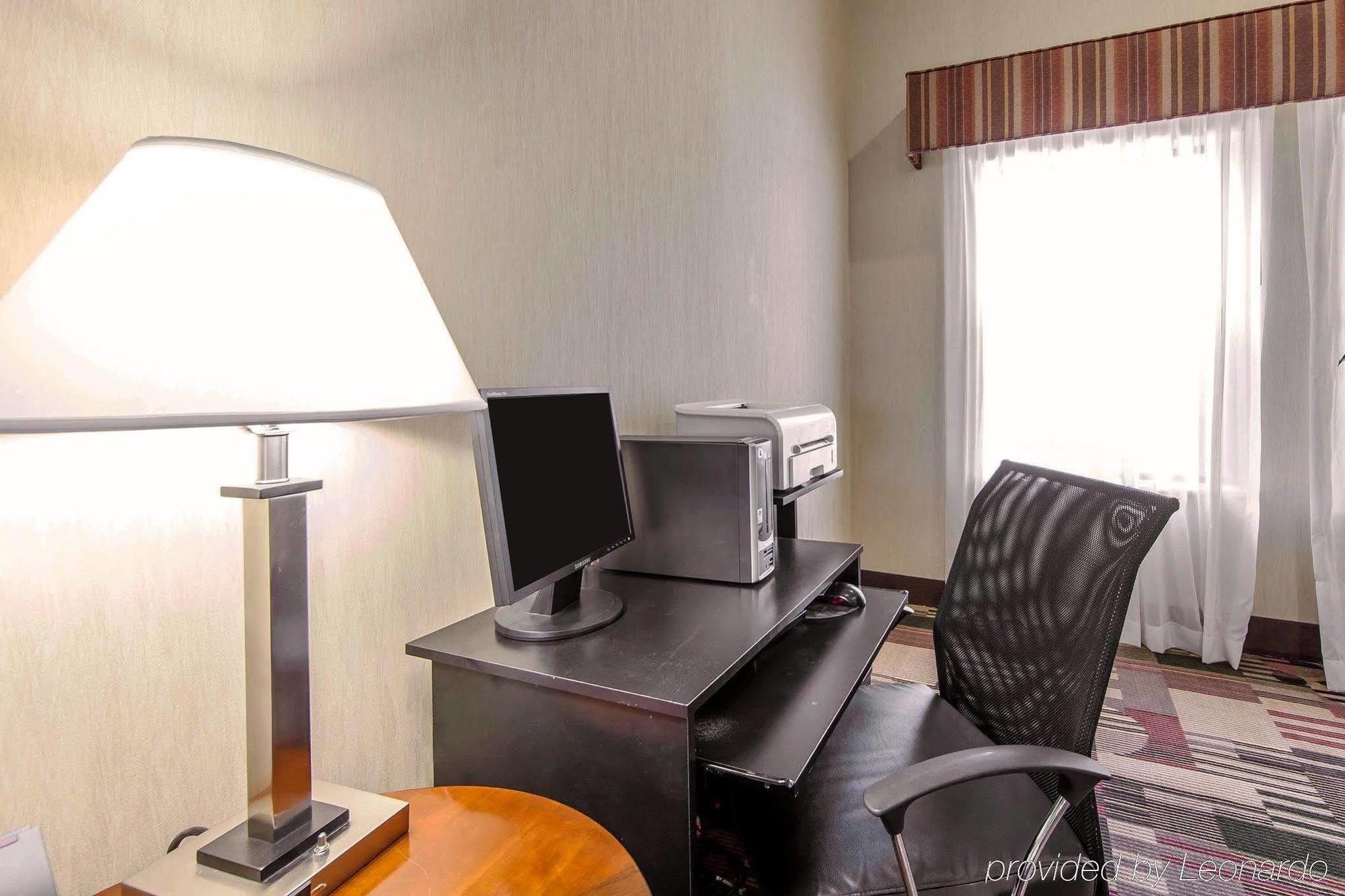 Quality Inn & Suites Rosemount Bagian luar foto